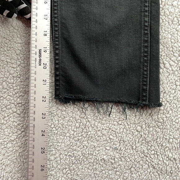 Levi's Jeans Womens 511 Black Cropped Size 30 5 Pocket Button Zip Closure - Picture 4 of 8